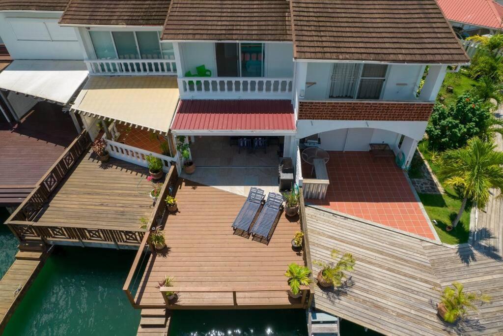 Waterfront Luxury Retreat: 2-Bed Villa Sea Life Jolly Harbour Luaran gambar